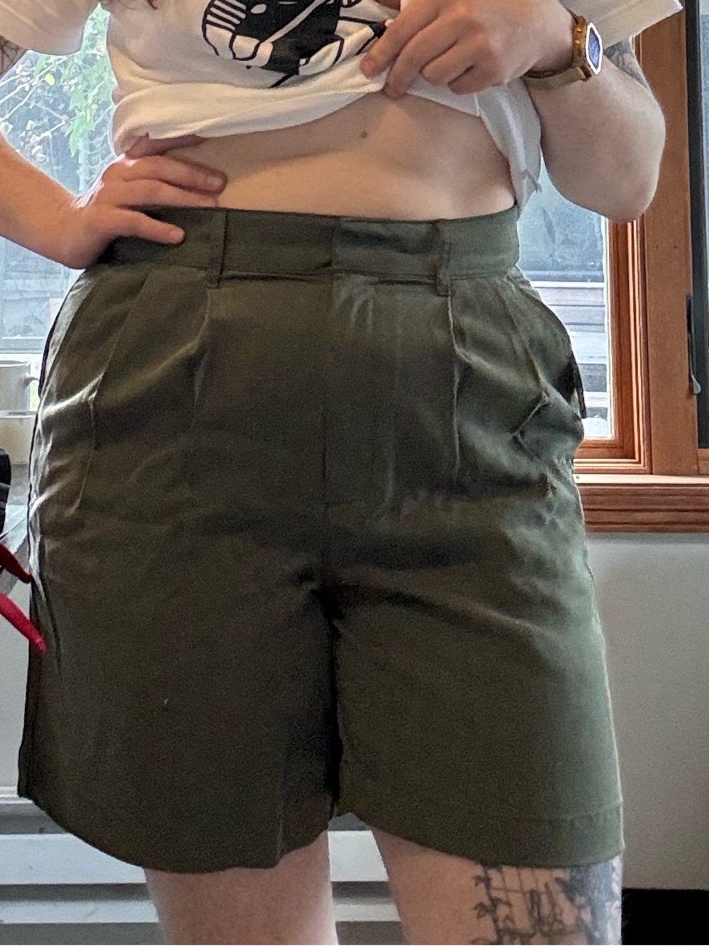 GAP olive trouser shorts new with tag